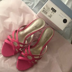 NWOT Vintage Jaclyn Smith Tatum Pink Heels. Reptile print pink color.